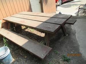 lot 16 image: All cedarwood picnic table