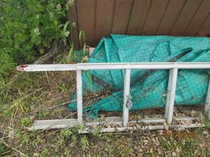 lot 238 image: Aluminum extension ladder