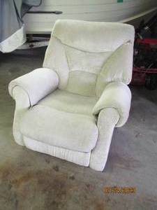 lot 91 image: Cream colored rocker recliner