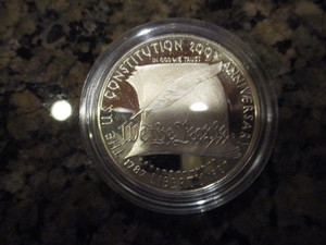 lot 20 image: 1787-1987-S (San Francisco Mint) 200th Anniversary of the US Constitution 1oz Silver Commemorative