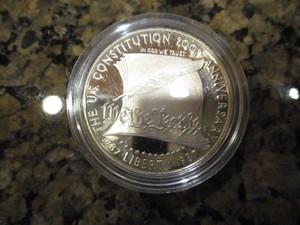 lot 21 image: 1787-1987-S (San Francisco Mint) 200th Anniversary of the US Constitution 1oz Silver Commemorative