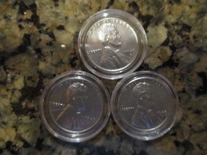 lot 28 image: Set of 1943 P,D and S Emergency Issue WWII Steel Pennies (Exceptional Condition) in Acrylic Capsules