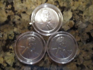 lot 29 image: Set of 1943 P,D and S Emergency Issue WWII Steel Pennies (Exceptional Condition) in Acrylic Capsules