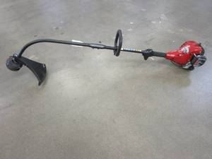 lot 127 image: Homelite 2-Stroke 26 cc Curved Shaft Gas Trimmer, COULD NOT TEST (NO GAS) - SLIGHTLY USED, HAS COMPRESSION.