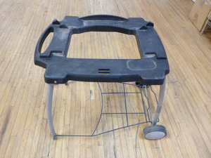 lot 69 image: Weber 6549 Q Rolling Cart