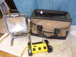 lot 6 image: Garage Items