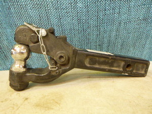 lot 13 image: Receiver Mount Pintle Hook Combination