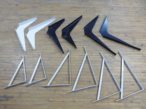 lot 16 image: Shelf Brackets