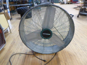 lot 18 image: Masterforce Commercial Drum Fan