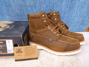 lot 24 image: Red Wing Iris Setter Boots