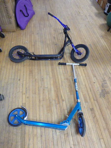 lot 38 image: 2 Scooters