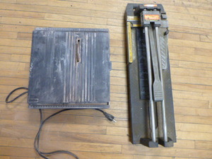 lot 49 image: 2 Tile Cutters