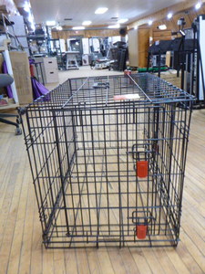 lot 59 image: Kong Dog Kennel