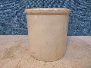 lot 73 image: Vintage Red Wing Crock