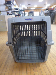 lot 79 image: Travel-Aire Pet Crate