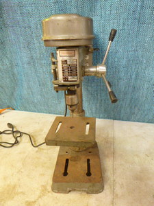 lot 84 image: Duracraft Bench Drill Press