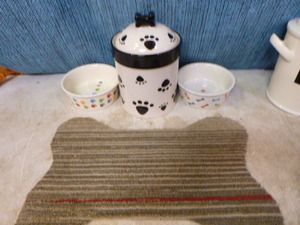 lot 127 image: Pet Items