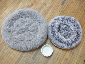 lot 129 image: Pet Beds