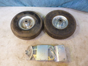 lot 135 image: 2 Tires and Gate Latch