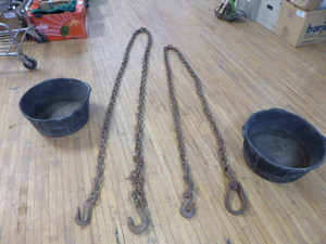 lot 138 image: Log Chains
