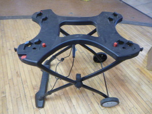 lot 153 image: Weber Q Portable Cart
