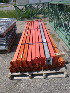 lot 3 image: Pallet Racking Beams