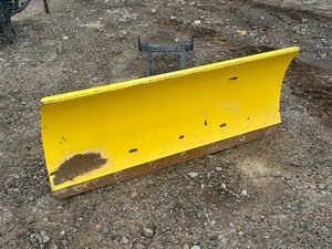 lot 20 image: John Deere 48 Snow Plow