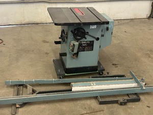lot 3 image: Delta 10 Unisaw Commercial Tilting Arbor Saw