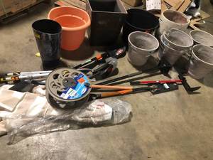 lot 11 image: Lot of Assorted Outdoor Items Various Models and Conditions Customer Returns See Pictures