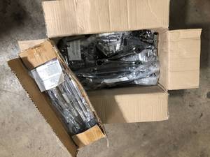 lot 29 image: Husky 14 in., 38 in., and 12 in. Drive Master Mechanics Tool Set (432-Piece)  Customer Returns See Pictures