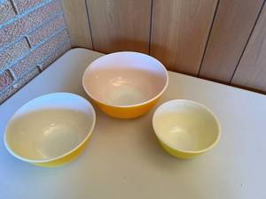 Vintage Pyrex Nesting Bowls