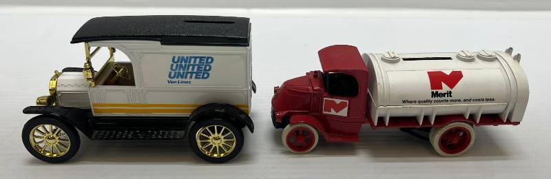 lot 30 image: Two Ertl Collectibles Die-Cast Metal Banks 1  ( United ) 1917 Model T Van 1 ( No Box ) ( Merit ) 1926 Bulldog