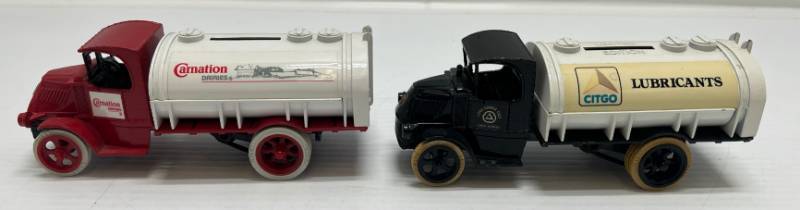 lot 32 image: Two Ertl Collectibles Die-Cast Metal Banks ( No Boxes ) 1 ( Citco ) ( Limited Edition ) 1926 Bulldog 1 ( Carnation ) 1926 Bulldog