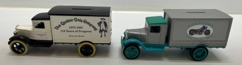 lot 42 image: Two 1990 Ertl Collectibles Die-Cast Metal Banks 1 ( Downtown Seatle ) 1931 Hawkeye Motor Truck ( Limited Edition )&nbsp1-500 1 ( Quaker Oats ) 1931 Hawkeye Motor Truck