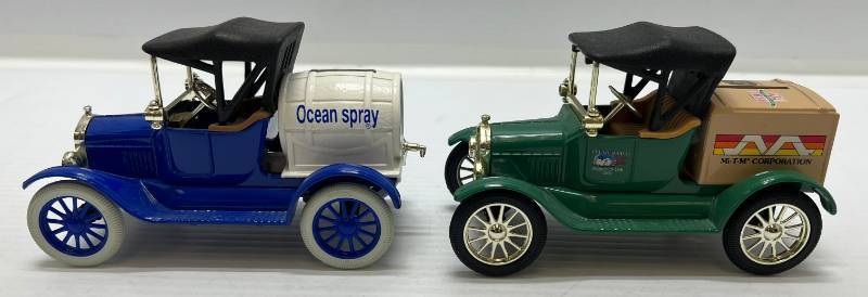 lot 69 image: Two Ertl Collectibles Die-Cast Metal Banks 1 1991 ( Ocean Spray ) (Limited Edition 300  507 ) 1918 Barrel  1 2002 ( Thunder Hills Couples Classic )  1918 Ford Runabout