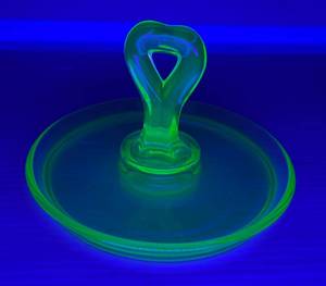 lot 82 image: Vintage Uranium Glass Tid Bit Server With Heart Shaped Handle