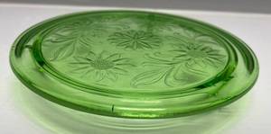 lot 86 image: Vintage Uranium Glass Serving Plate 10