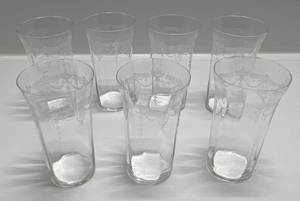lot 140 image: 7 Vintage Etched Glass Tumblers