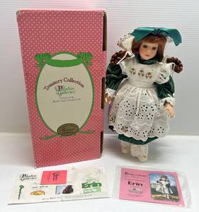 lot 159 image: Treasury Collection Paradise Galleries Premiere Edition Lad & Lassies Of Ireland Collection Erin Doll In Original Box