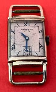 lot 201 image: Dynamic 1940s 14K Gold Filled Watch (Coral Gold) 17 Jewel (Crack In Glass) 21.21 G