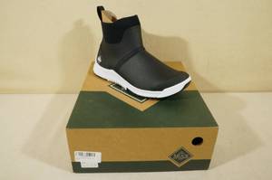 Muck Boot Company Womens Outscape Chelsea Slip On Boots -Size 11Black