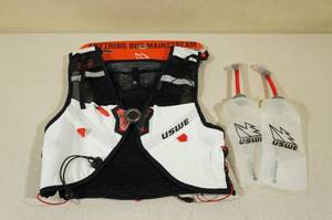 USWE Pace 8 Hydration Pack with 2-500ml UltraFlasks -SM, WhiteBlack