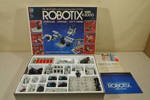Vintage 1984 Milton Bradley Robotix R-2000