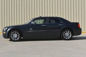 2008 Chrysler 300 4dr Sdn 300C RWD 5.7L Hemi V8