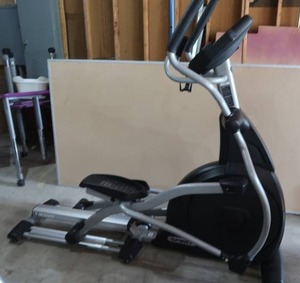 lot 3 image: SPIRIT STAIR CLIMBER