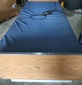 lot 12 image: HOSPITAL BED