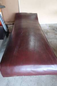 lot 28 image: NURSES COUCH.