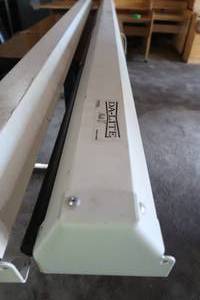 lot 48 image: PROJECTOR SCREEN