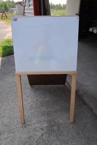 lot 56 image: KIDS WHITE BOARD EASEL