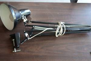 lot 61 image: LONG ARM WORK LAMP